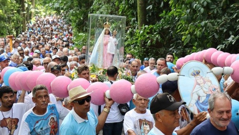 Multitudinario Rosario De Los Hombres Se Realiz En Honor De La Virgen