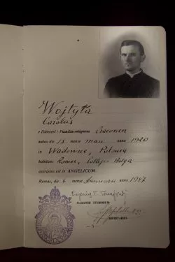Papa Francisco elogia creación de Instituto San Juan Pablo II en la Universidad Angelicum de Roma 2 Carnet Juan Pablo II