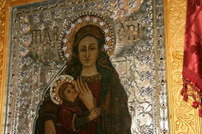 Italia: ícono de la Virgen ingresó a hospital y contagios se detienen 1 Santuario Madonna di Capocolonna