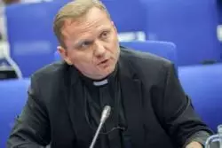 ¿Hubo un especial sesgo anticatólico durante el confinamiento? Funcionario vaticano dice que sí 1 Mons urbanczyk