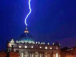 El poder del infierno no prevalecerá 1 vaticano rayo