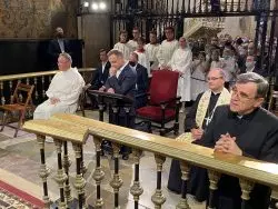 Presidente de Polonia visita a la Virgen de Jasna Gora un día después de haber ganado elecciones 1 Duda