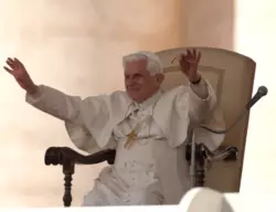 Papa emérito Benedicto se encuentra con salud frágil dice Peter Seewald 1 Benedicto 2