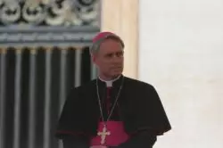 Enfermo Mons. Ganswein 2 Monsenor Ganswein 2