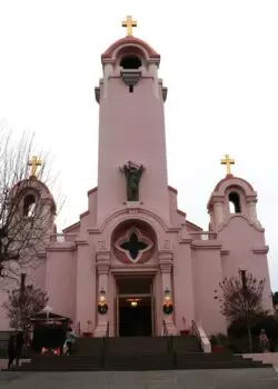 Arzobispo de San Francisco hará exorcismo en lugar donde fue derribada estatua de San Junípero Serra 2 San Rafael Mission