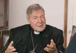 18 periodistas y 12 medios enfrentan prisión y altas multas por cubrimiento en caso del Cardenal Pell 2 Cardenal Pell