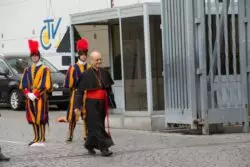 ¿Por qué el gobierno chino arrestó a dos monjas de la misión vaticana en Hong Kong? 2 Cardenal Tong