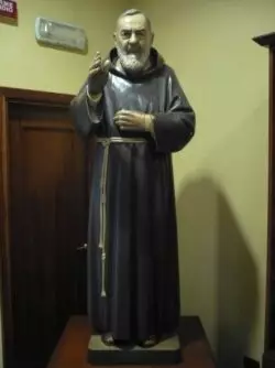 El Santo Padre Pío, el que tenía los estigmas de Cristo, hablaba con ángeles y leía en las almas 3 Padre Pio