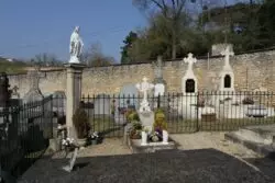 Durante todo noviembre se puede obtener indulgencia plenaria al rezar por los difuntos 1 cementerio