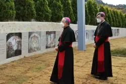 Corea del Sur: murales instalados en un cementerio católico recuerdan la persecución a los cristianos 2 Coreia do Sul Murais instalados em cemiterio catolico recordam perseguicao aos cristaos 700x467 1