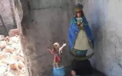 Solo la Virgen de Caacupé quedó intacta tras incendio, en Paraguay 2 Imagem nossa senhora intacta incendio e1637327186561