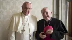 Mons. Aldo Cavalli es el nuevo Visitador Apostólico de Medjugorje 2 MOns Cavalli y Papa
