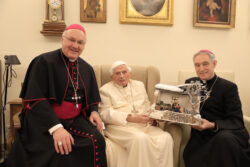 Visita a Benedicto 2