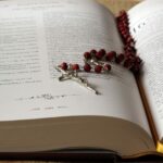 Escocia Bispos temem que projeto de lei criminalize posse da Biblia e do Catecismo 700x467 1