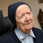 Freira catolica francesa se torna a segunda pessoa mais velha do mundo