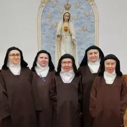 Monjas carmelitas descalzas deciden quedarse en Ucrania 2 Hermanas Carmelitas 3