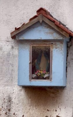 Oratorio de Nossa Senhora das Gracas permanece intacto apos deslizamento 1