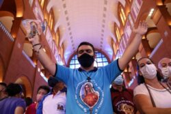 Romaria Nacional do Terco dos Homens reune 25 mil no Santuario de Aparecida
