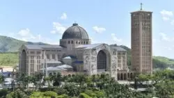 Santuario Nacional de Aparecida, en Brasil, inaugura fachada de mosaicos con extractos de la Biblia 3 Santuario Nacional de Aparecida inaugura fachada em mosaico com trechos da Biblia 2 700x394 1