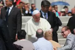 Papa canceló su agenda de hoy por afectaciones de salud 2 88428 20150527 GK