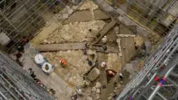Reconstrucción de Notre-Dame de París revela los secretos de la catedral francesa 3 Reconstrucao de Notre Dame de Paris revela segredos da Catedral francesa 1