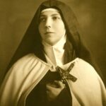 Teresa de Los Andes con habito de Carmelita Descalza