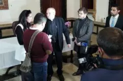 Candidatos presidenciales en Colombia firman junto a la Iglesia pacto por la no violencia en la campaña 2 Mons Henao 2