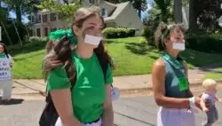 Abortistas en EE.UU. acosan a juez católica Barrett en su casa 2 juez barret