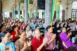 Católicos vietnamitas celebran nueva parroquia después de 150 años de espera 2 Catolicos vietnamitas celebram nova paroquia apos 150 anos de espera 700x466 1