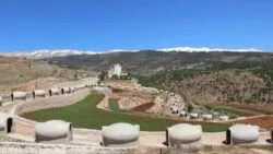 El rosario más grande del mundo está siendo construido en el Líbano 4 Maior Rosario do Mundo e construido no Libano 3