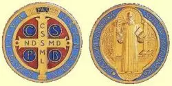 San Benito de Nursia, la levadura que Dios envió para levantar la cristiandad 4 Medalla san benito