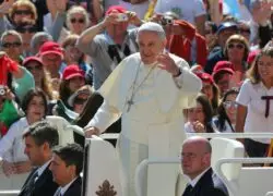 Papa: Primero la voz de Cristo, el resto será arroyo que brota de la fuente 2 Pope