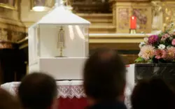 Sangre de San Pantaleón volvió a tornarse líquida en Monasterio de España 2 Sangue de Sao Pantaleao volta a se liquefazer em Mosteiro na Espanha 700x436 1