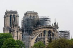 Seguem os trabalhos de reconstrucao da Catedral de Notre Dame 1 700x467 1