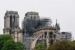 Carrera contrarreloj para la reapertura de Notre-Dame de París en 2024 5 Seguem os trabalhos de reconstrucao da Catedral de Notre Dame 1 700x467 1