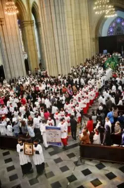Monaguillos de la Arquidiócesis de São Paulo se reúnen en la Catedral da Sé 3 Coroinhas da Arquidiocese de Sao Paulo se reunem na Catedral da Se 3