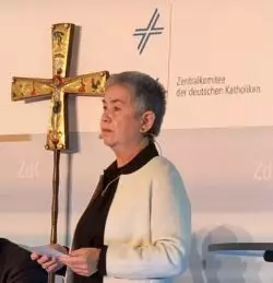 Laicos alemanes piden a Mons. Batzing que rompa con la abortista Irma Stetter-Karp 2 Dr. Irme Stetter Karp Prasidentin des ZdK
