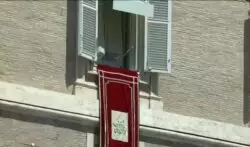 En el Ángelus, el Papa invitó a enriquecerse según Dios 2 Papa Angelus