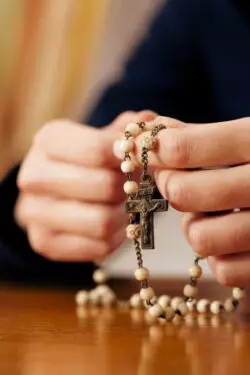 Cinco razoes para se rezar o Santo Rosario diariamente 1