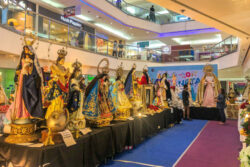 Shopping nas Filipinas organiza exposicao com mais de 50 imagens de Nossa Senhora 700x467 1