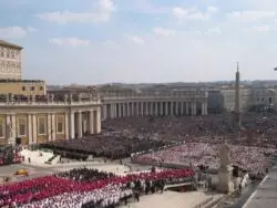 Con Benedicto sería normal “el ritual previsto para los funerales de los Papas”, dice Consultor vaticano 2 Esequie Santo Padre 014