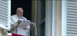 Papa invita a “bajar del pedestal” y cultivar la humildad 2 Papa