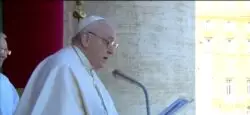 En alocución Urbi et Orbi, Papa pidió que el Niño Dios sea el camino de la Paz 2 Papa 4