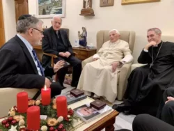 Vencedores do Premio Ratzinger se encontram com o Papa Emerito Bento XVI 1 700x525 1