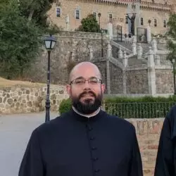 Sacerdote español califica a jesuita Martin como “profeta de Satanás” 2 Bm8pIped 400x400