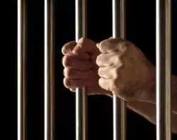 FBI arresta a sospechoso de ataque terrorista contra centro pro-vida 2 Prisao prisioneiro