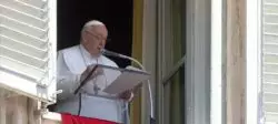 Vivir el presente pero mirando al Cielo, dijo Francisco en el Regina Coeli 2 Sin titulo 2