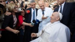 Papa Francisco recebe alta do Hospital Gemelli 700x394 1