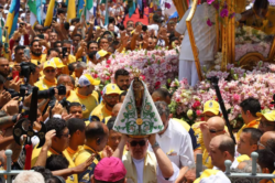 Mais de um milhao e meio de devotos participam dos festejos do Cirio de Nazare 2023