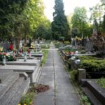 vista de um cemiterio com lapides 700x467 1